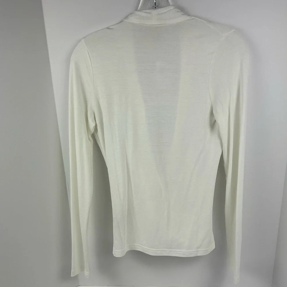 New Banana Republic Threadsoft Wrap Top
Color: White Size Small - Picture 3 of 4